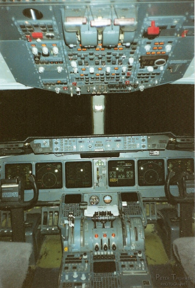 Swissair-MD11-Cockpit1
